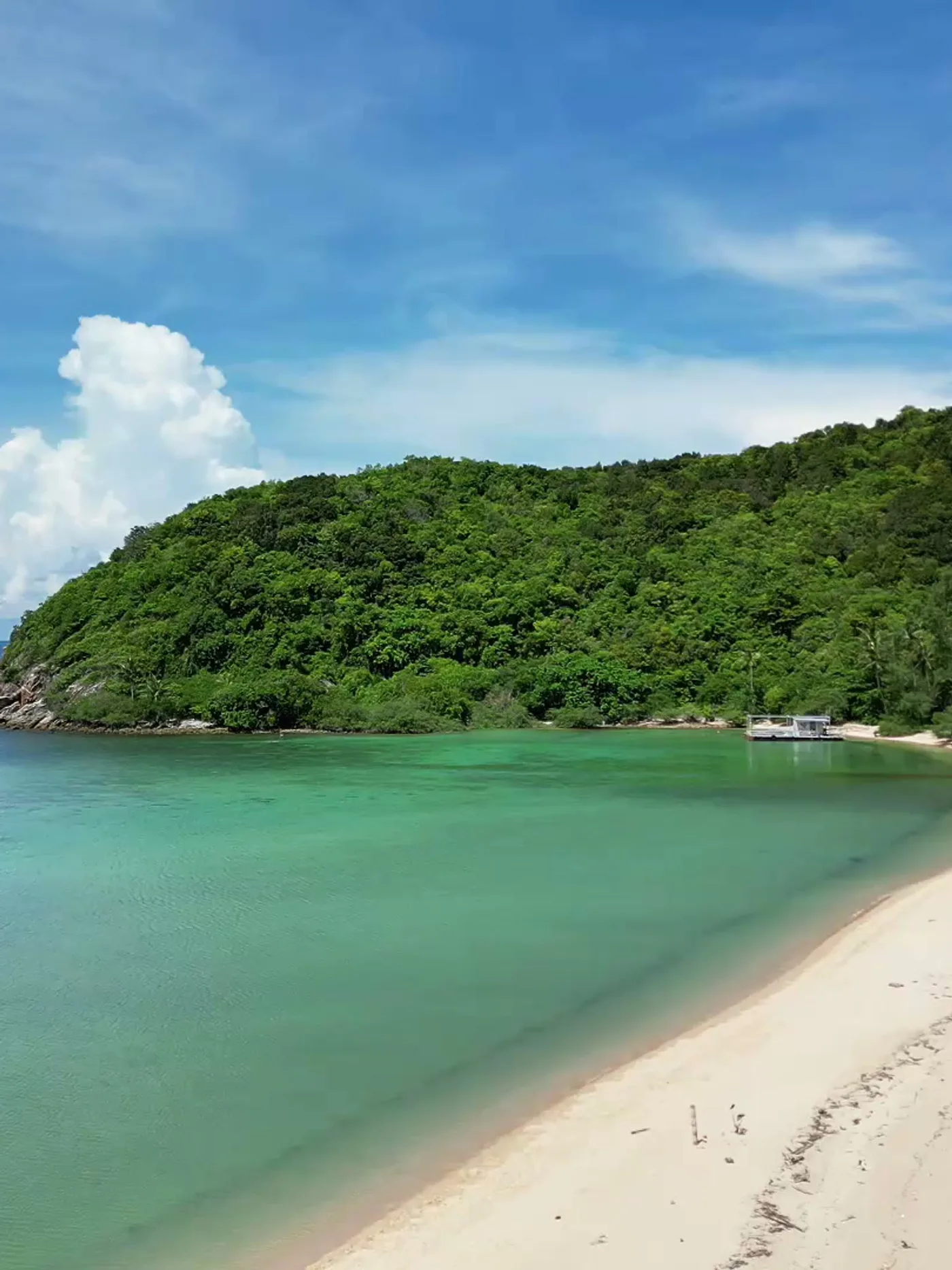 Turquoise cove and white sand beach on Koh Phangan